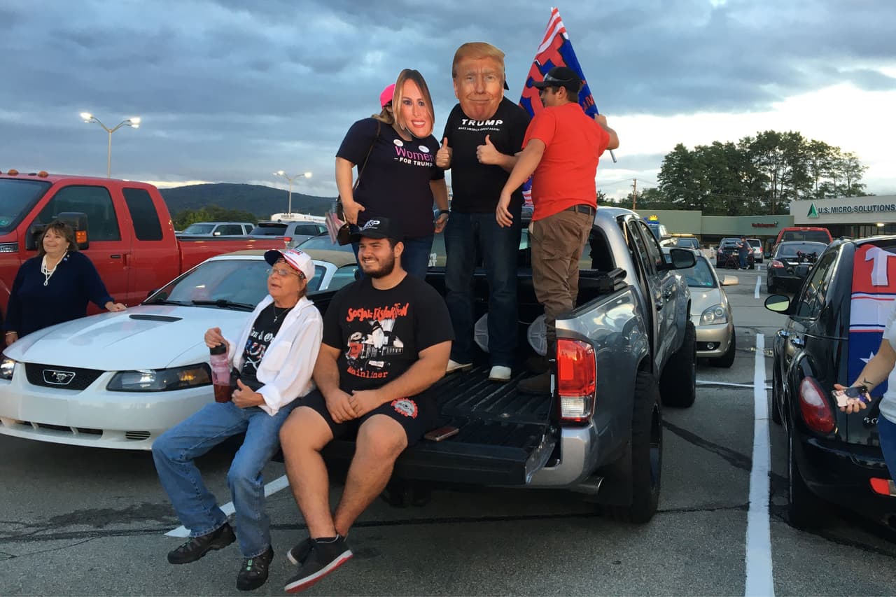 Antes de mirar a las zonas rurales, las campañas anteriores han enfatizado mucho en acumular votos en Filadelfia y sus suburbios, donde se concentra aproximadamente la mitad de la población del estado.
<br>