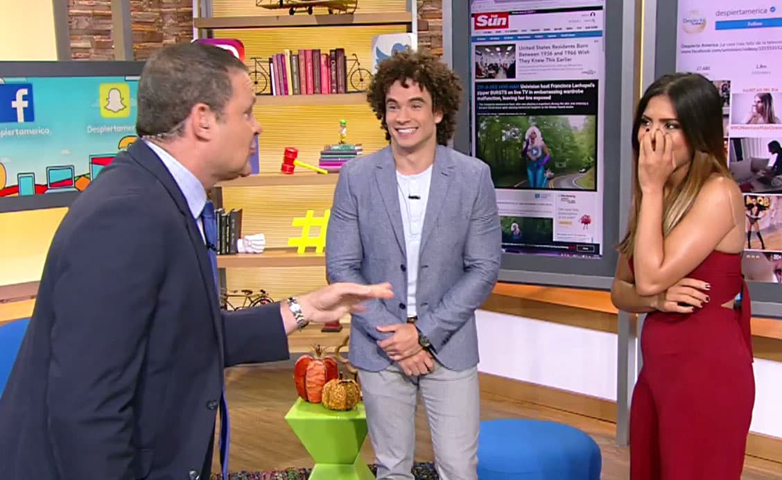 Bastante abochornada, Francisca tuvo que recordar el momento en que se bajó el 'zipper' de su traje frente a Karl Urban.