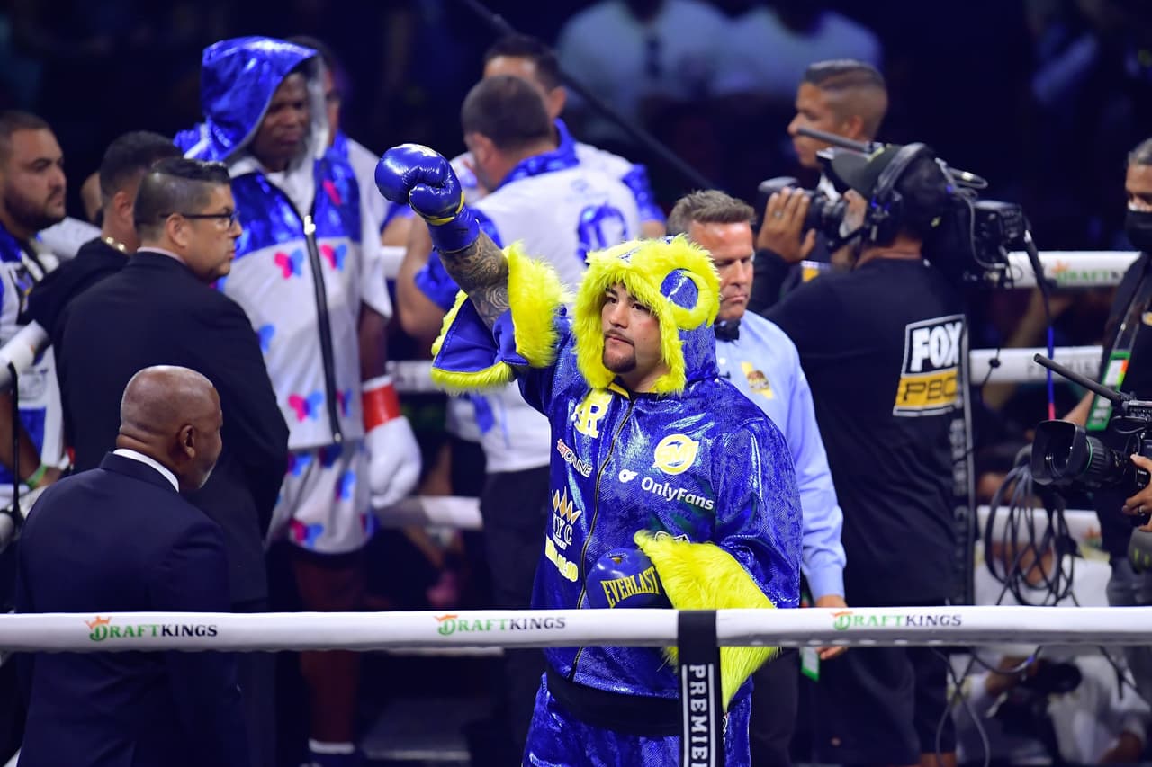 En una pelea llena de emociones Andy Ruíz logró derrotar a Luís Ortíz, quien aguantó pese a caer tres veces a la lona.
