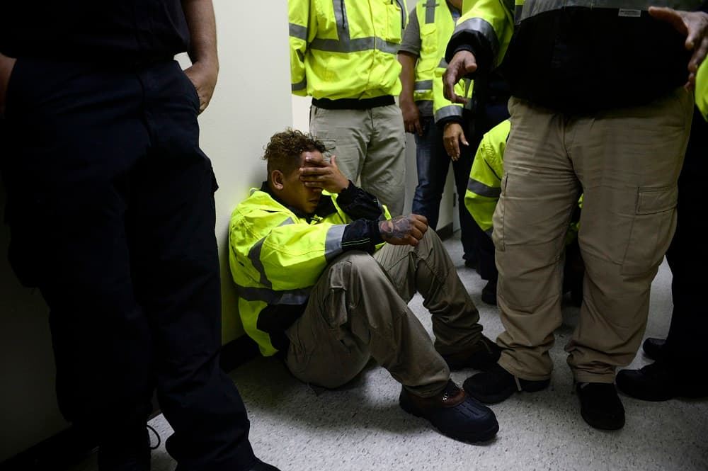 Un huracán "bestial" golpea a San Juan y el ruido es estremecedor