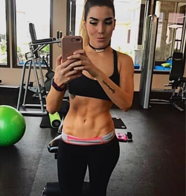 Tras dar a conocer lo que vivió, también anunció que tomará acciones legales en contra de su abuelo.