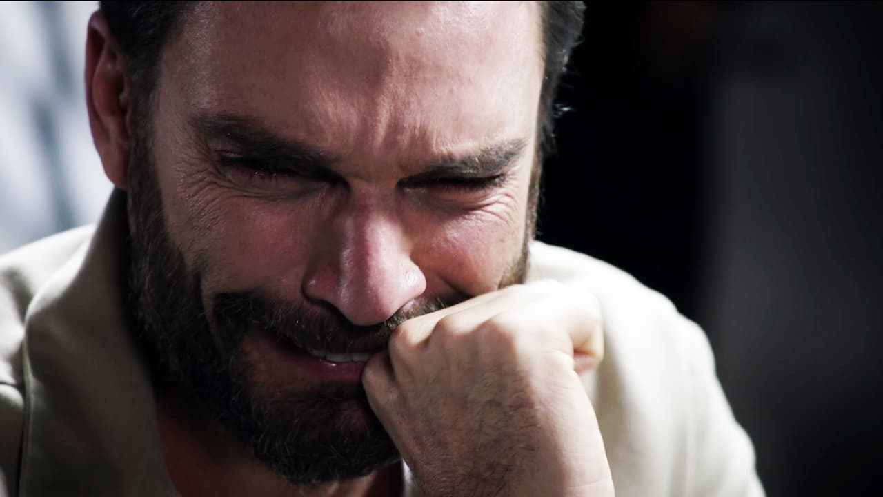 Mientras que 'Ernesto' (Julián Gil) se queda en la cárcel pagando sus culpas.