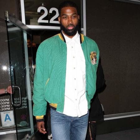 “No nos olvidemos de Prince”, dijo Clifton. “Claro. Prince se está poniendo grande, brincando en un pequeño trampolín”, contestó el basquetbolista.