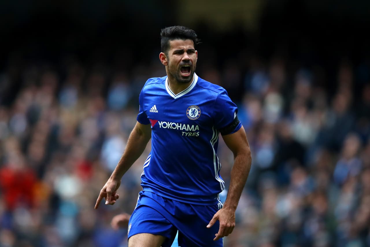 El brasileño Diego Costa tiene un buen paso por Chelsea y la cotización de su paso, egún Transfermarkt, está en 50 millones de euros. El delantero suele estar en el sonajero durante el mercado de verano, algo que de seguro va de la mano de su representante Jorge Mendes. Tiene contrato hasta 2019.