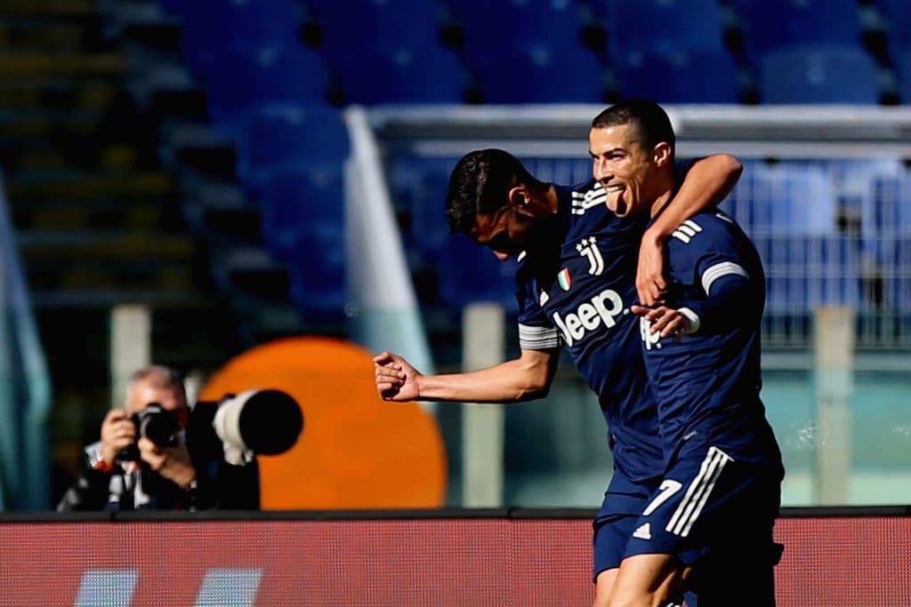 Juventus y Lazio terminan con empate en partido que parecía llevárselo los de la 'Vecchia Signora'. Cristiano Ronaldo le daba la ventaja a su equipo, pero al último minuto, en un toque de genialidad, Felipe Caicedo les roba un punto y anota gol al minuto 95 durante la Jornada 7 de la Serie A.