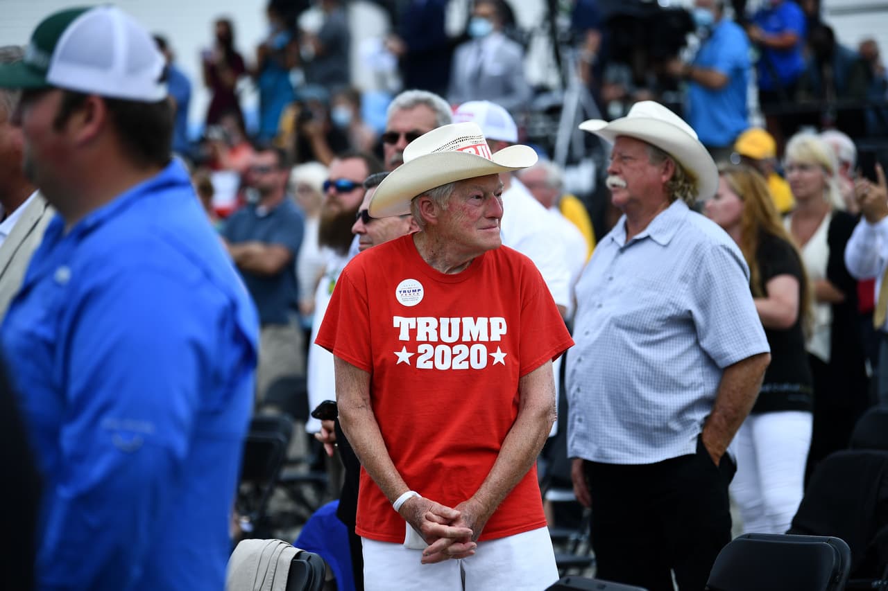 Trump expresa su respaldo a los agricultores de Carolina del Norte en visita a Mills River