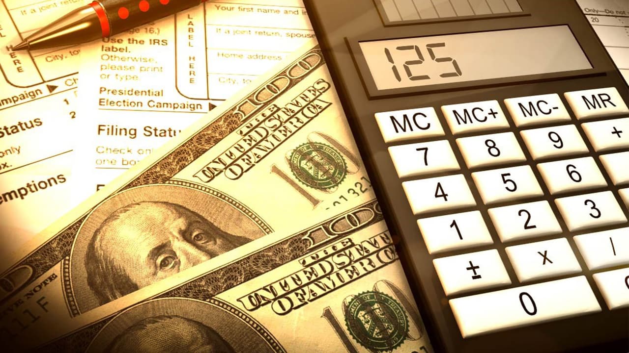 La autoridad aclara que no es necesario que contrates a un especialista para realizar el trámite, pues hay funcionarios que pueden ayudarte a través del teléfono (800) 697-6967 o al correo sf.premiums@hud.gov