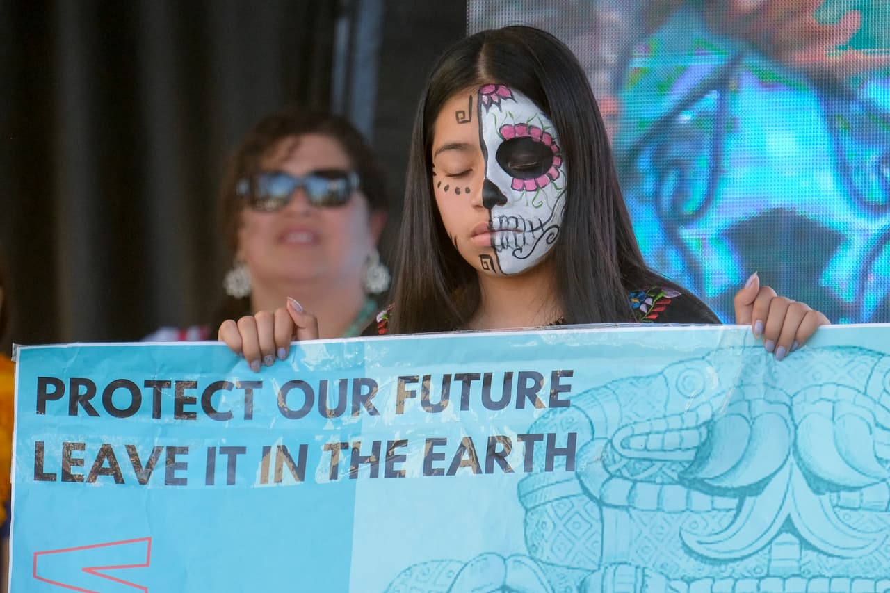 "Estamos en el comienzo de una destrucción ecológica y medioambiental", dijo Greta asegurando que la destrucción que dejó el incendio en la comunidad 
<a href="https://www.univision.com/temas/california">California</a> se repite en otras partes del planeta.