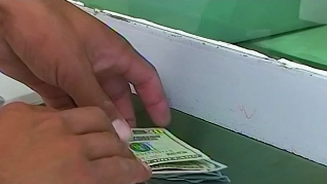 Efecto dominó: Familias mexicanas encaran crisis ante el plan de Trump que puede impactar remesas