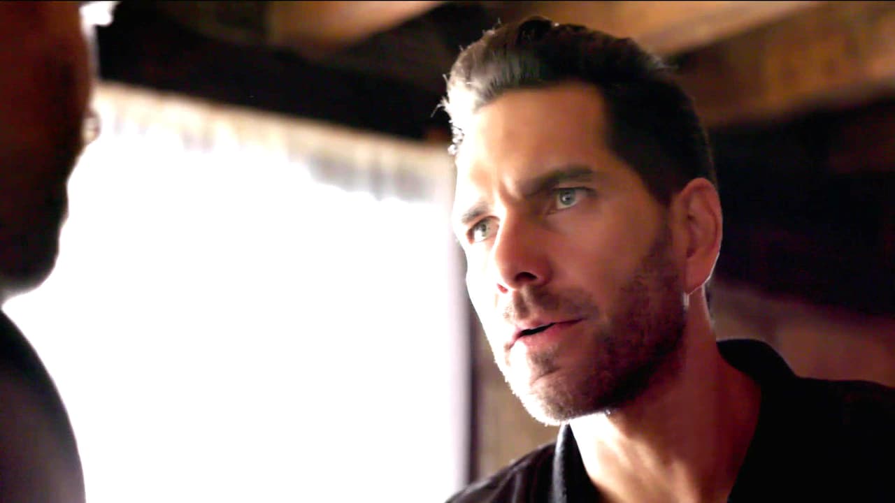 Desde ese momento John no dejó de perseguir a Yolanda sin imaginar que todo había sido una trampa para separlos. Sin duda, se convirtió en el chico malo de la serie.