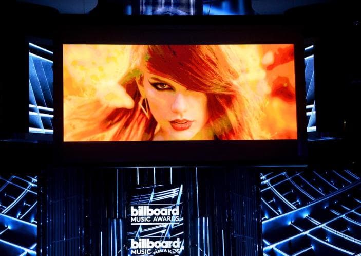 En su reciente video musical 'Bad Blood' Taylor congregó a un significante número de actrices, cantantes y modelos, lo que dejó ver su poder de convocatoria.