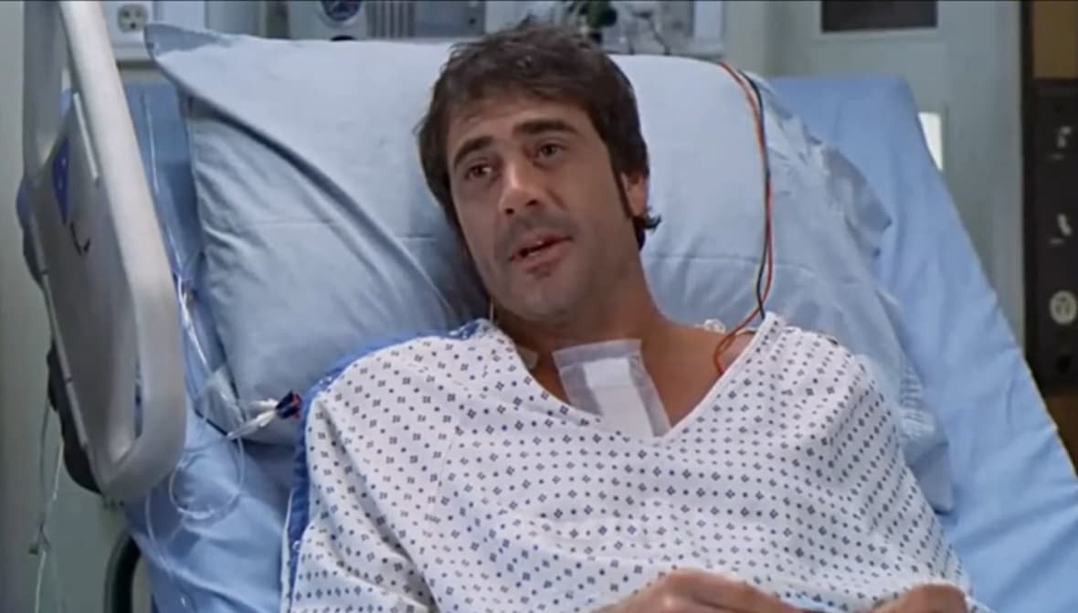 <b>Jeffrey Dean Morgan</b>
<br>Una de las historias más tristes de la segunda temporada fue protagonizada por Denny Duquette, un paciente del cual se enamora la pasante Denny Stevens. A pesar de los esfuerzos de los médicos, Denny falleció al final de la temporada.
<br>
