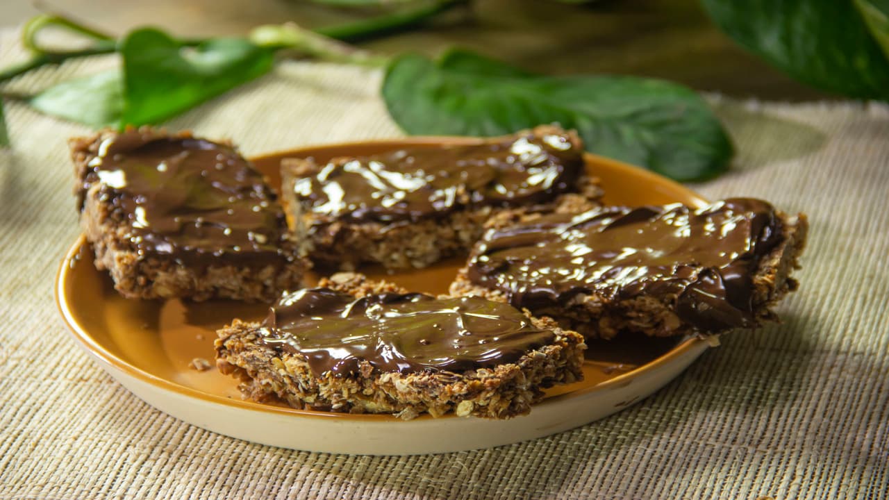 Barritas energéticas de avena, frutos secos y coco