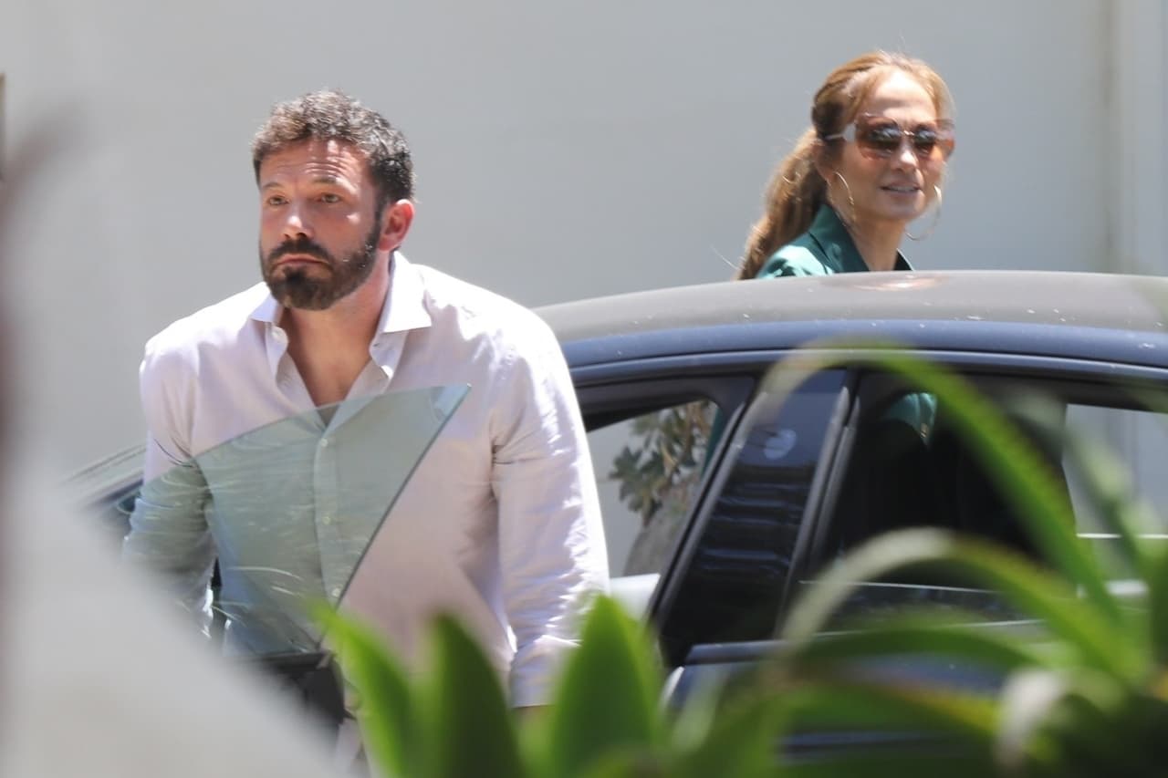 De acuerdo con el Daily Mail, esta residencia cuenta con el espacio suficiente para ellos pues cuenta con 
<b>12 habitaciones y 24 baños. </b>
<br>