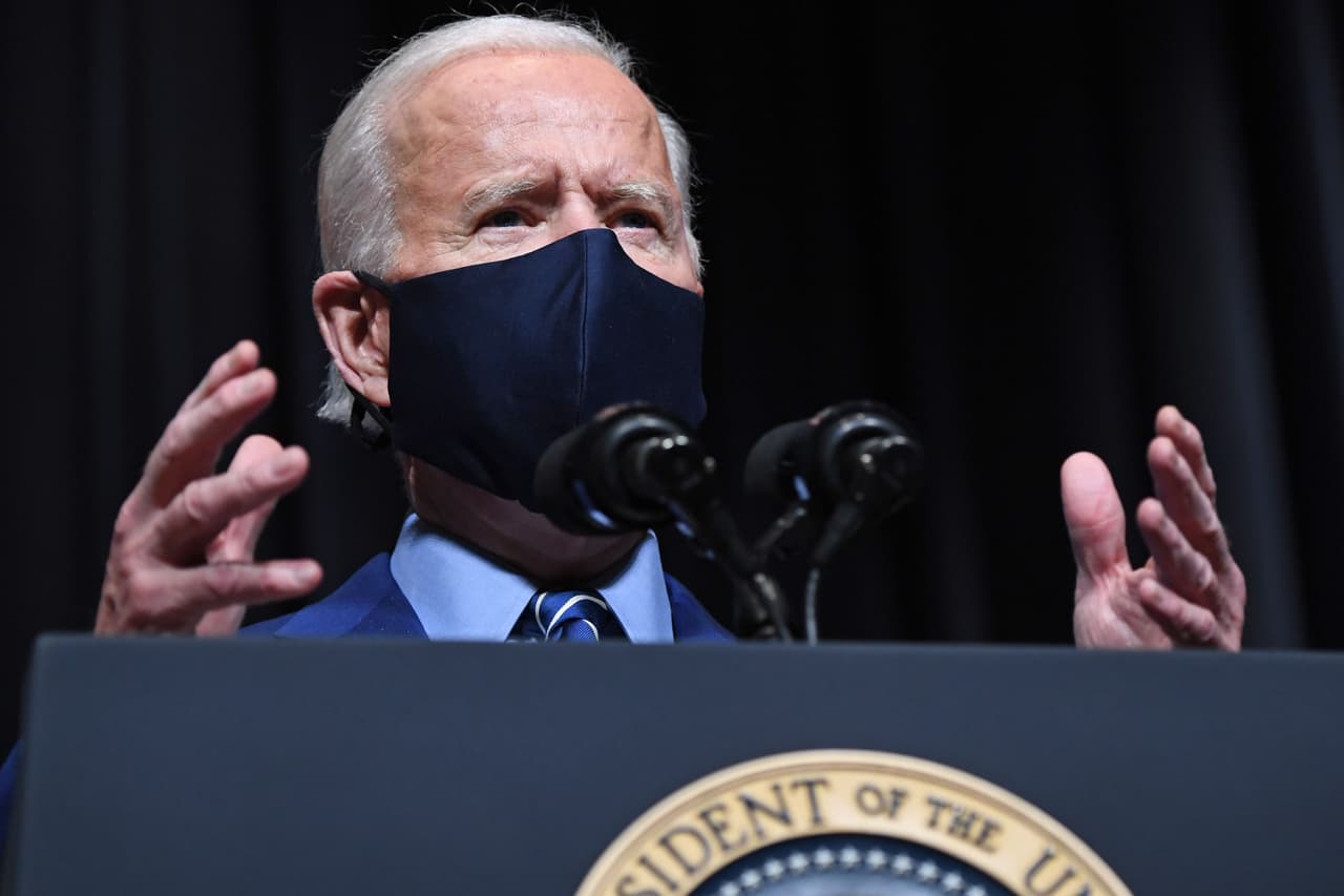 Biden asegura que hay suficientes vacunas para todos los estadounidenses