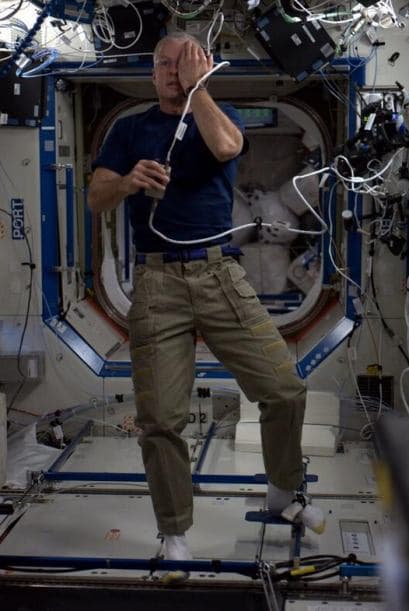 Cambios en la visión. Mi jefe inicia el lunes con un examen de vista. Fotos: @astro_reid