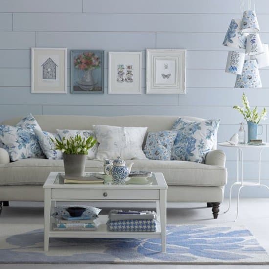 Mezcla diversos tonos de azul para lograr el ambiente que buscas, no le tengas miedo a las texturas y estampados que con ellos harás la diferencia.