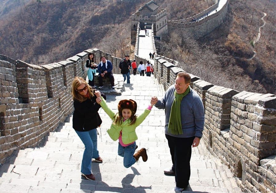 Desde niña ha visitado lugares extraordinarios con ellos y así disfrutaron en familia de la Gran Muralla China.