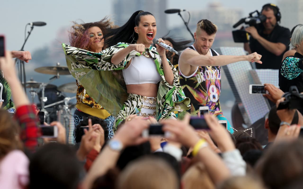 En aquella ocasión la intérprete deleitó a sus seguidores con el tema ’Sunrise’, uno de su más grandes éxitos de aquellos tiempos.