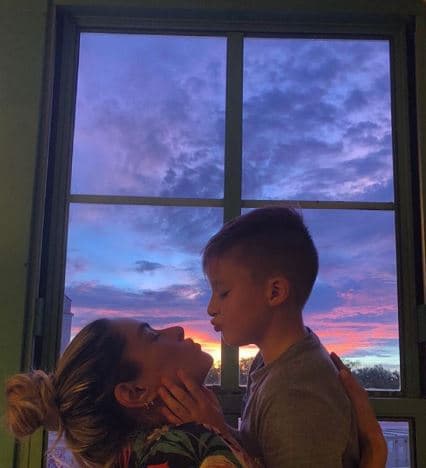 Sin embargo, Galilea Montijo también habló de qué pasaría si no logra concebir la niña que tanto anhela: "Y si no llega, la verdad es que yo con mi niño soy feliz".