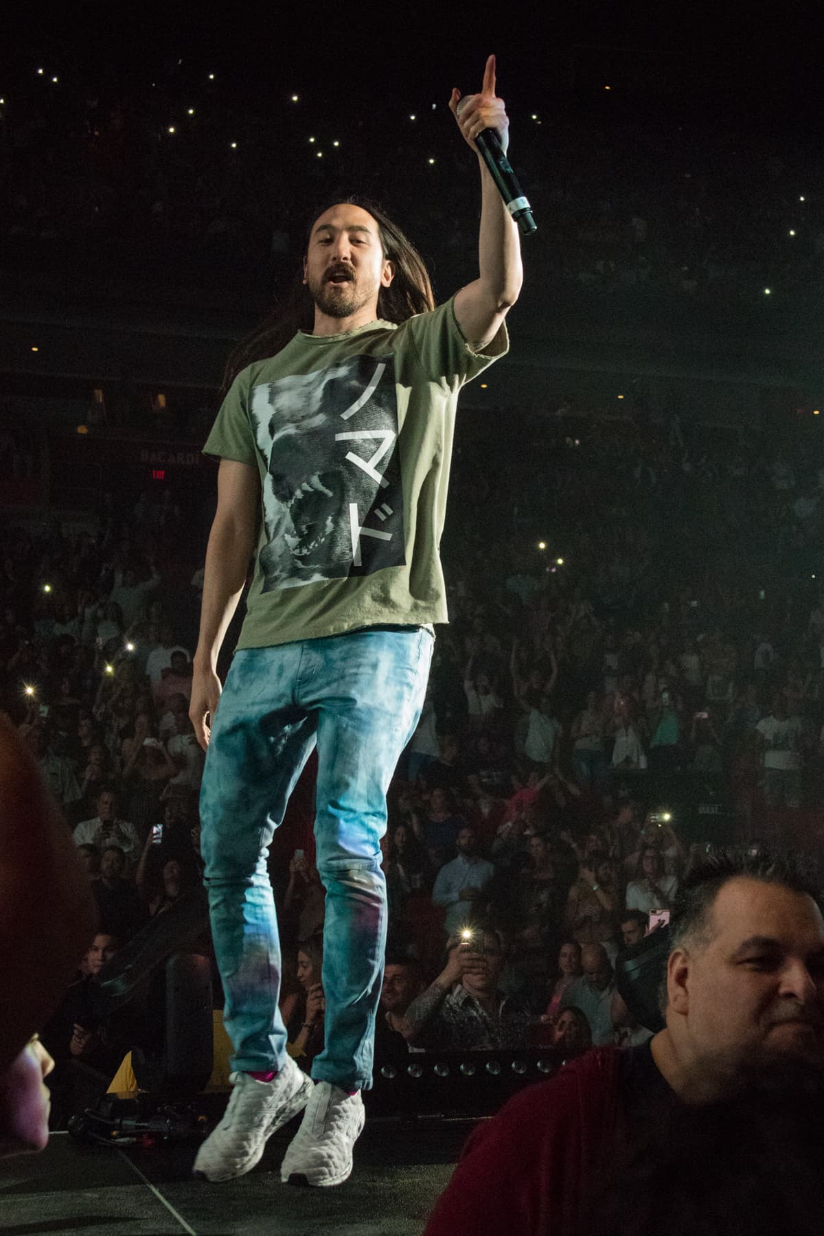 Él no solo hizo gozar al público, sino que él también disfrutó del evento.