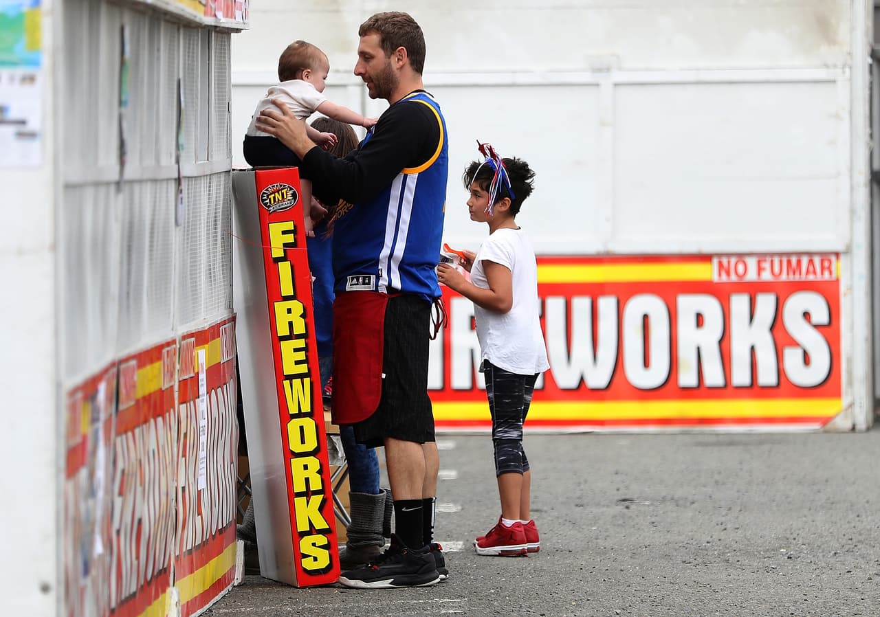 Por qué en California se sigue celebrando el 4 de julio con fuegos artificiales pese a los incendios