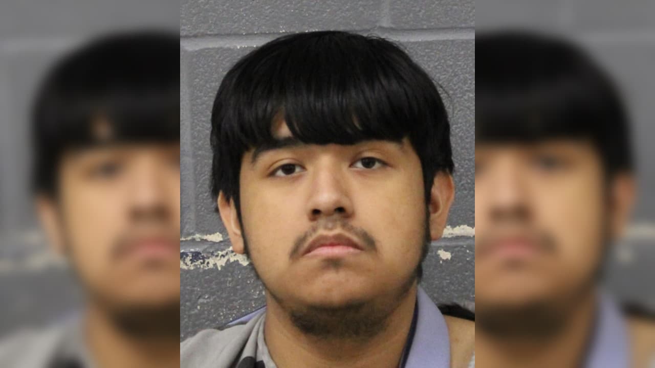 Arrestan joven hispano por la muerte de una mujer tras accidente