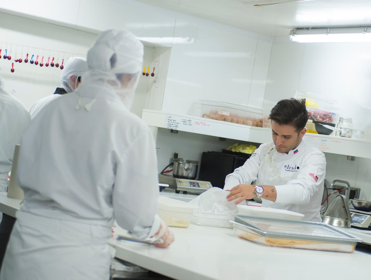 California ofrecerá dos semanas de tiempo de enfermo pagado a los que trabajan en sectores de la comida