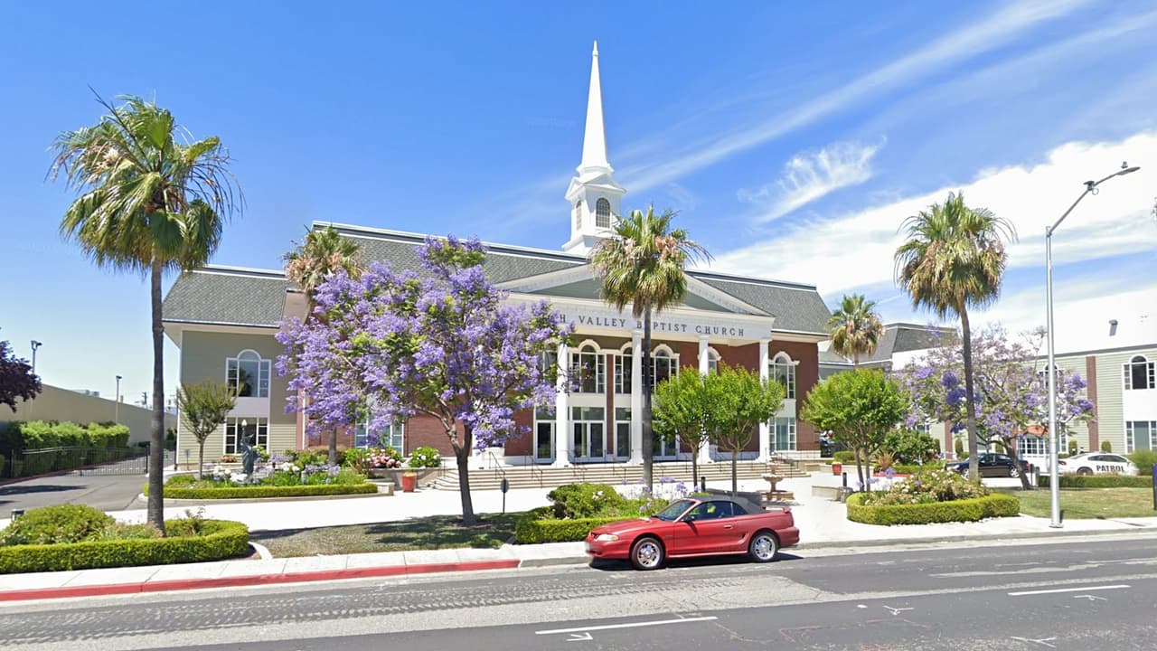Captura de pantalla de la Iglesia Bautista de North Valley en la ciudad de Santa Clara.