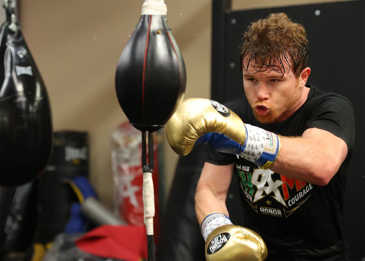 "Hemos estado entrenando bien. Hemos estado trabajando fuerte en la condición física. Estamos enfocados en el estilo de Golovkin. Sabemos que no va a cambiar", comentó sobre su preparación.