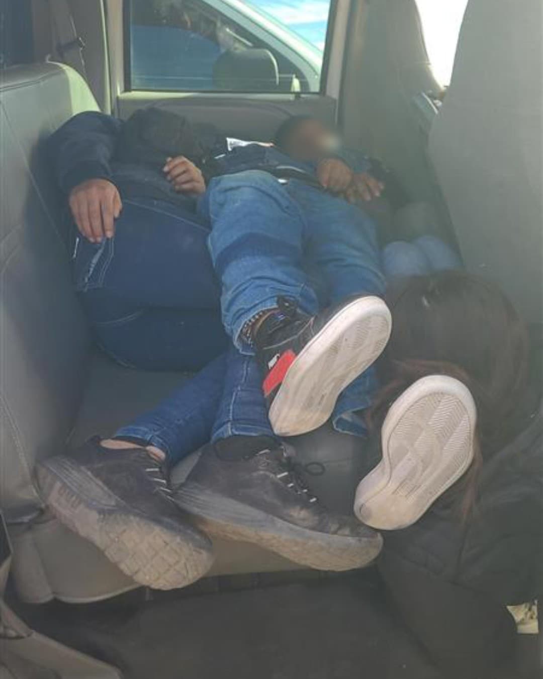 Fueron detenidos cuatro estadounidenses traficantes de personas.