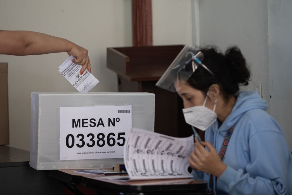 Cuatro candidatos se disputan el pase a segunda vuelta electoral en Perú