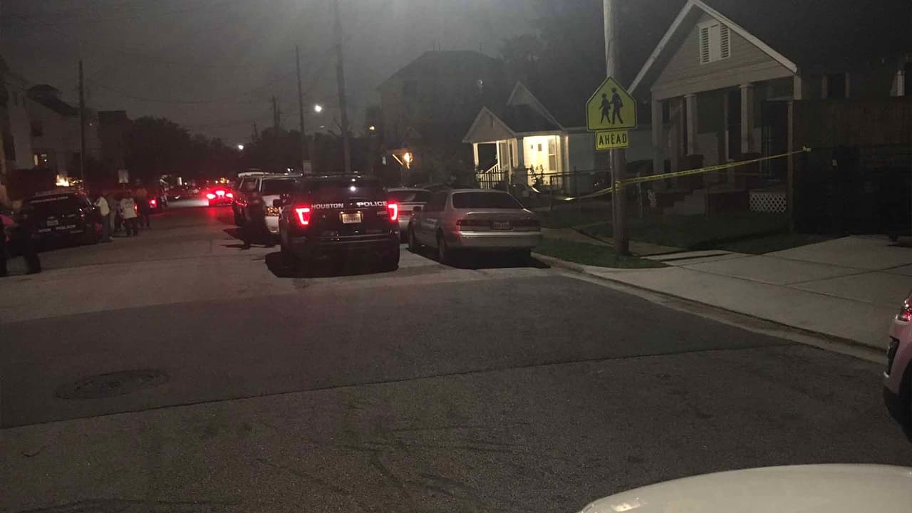 Encuentran a una pareja muerta en una casa del centro de Houston