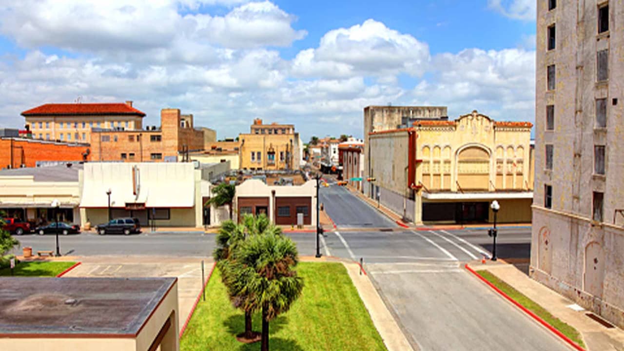 <h3 class="cms-H3-H3"><b>6. Brownsville.</b></h3>
<br>
<br>Otra ciudad fronteriza al igual que McAllen. La diferencia de Brownsville es que tiene muy buenas playas cerca como la Isla de South Padre.