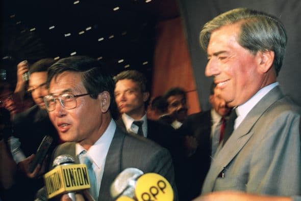 Fue cercano de los círculos de extrema izquierda y de Fidel Castro hasta 1971 cuando rompió con esta tendencia. Se presentó como candidato de derecha del Frente Democrático en las presidenciales de 1990 en Perú, que perdió de forma contundente frente a Alberto Fujimori. Después de la derrota abandonó su país y en 1993 obtuvo la nacionalidad española.