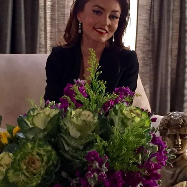 Angelique es la que más tiempo pasa en el set de grabación pues al interpretar a tres personajes sus llamados son más constantes.