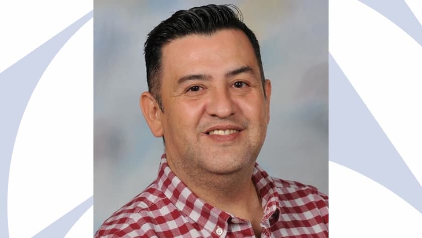 El maestro que sobrevivió después de actuar como escudo humano en el tiroteo de Uvalde