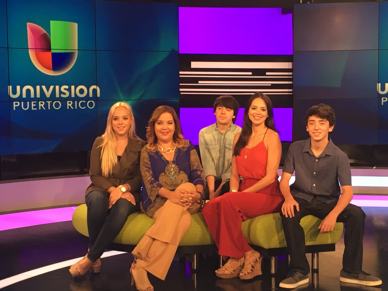 Uka Green tiene tremenda trulla en su casa: sus gemelos Antonio y Lorenzo (14 años), Antonella (23 años) y Lorena (22 años).