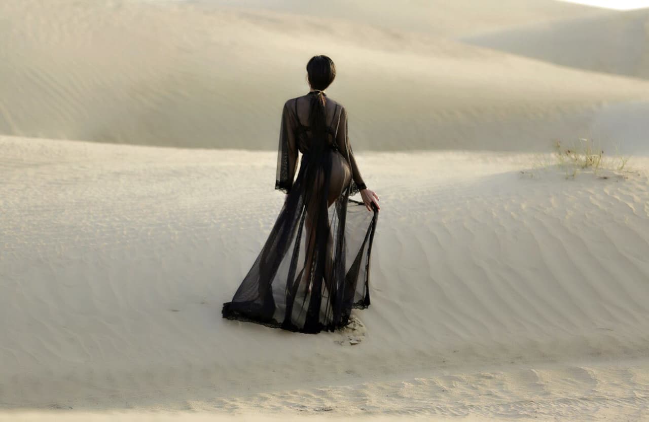 Photo © 2017 Caters News/The Grosby Group - A former Versace model has spent over USD80K (GBP60,000) trying to get a bigger butt than Kim Kardashian. Jennifer Pamplona, 24, from Brazil, has had butt implants and fat injected into each cheek a bid to overshadow Kim Ks famous derriere. The model became obsessed with becoming curvier through plastic surgery after having a boob job at 17-years-old. Since then she's had over USD180,000 (GBP140,000) worth of surgery to remove four ribs, liposuction, a rhinoplasty, cheek fillers, butt fillers and more. Last week, Jennifer had fat transferred from her stomach into her butt, following her dream for larger rear than her reality TV idol. Now surgeons have refused to operate further, fearing her slim frame will not support more implants - but nothing is stopping Jennifer from going bigger. (PICTURED: Here Jennifer shows off her incredible physique before the second butt injections - Jennifer had the second of to procedures to her butt, she had a further 150ml injected in there making it 500ml - she's determined to have a larger rear than her idol Kim Kardashian and has spent 80k USD on this most recent surgery) -