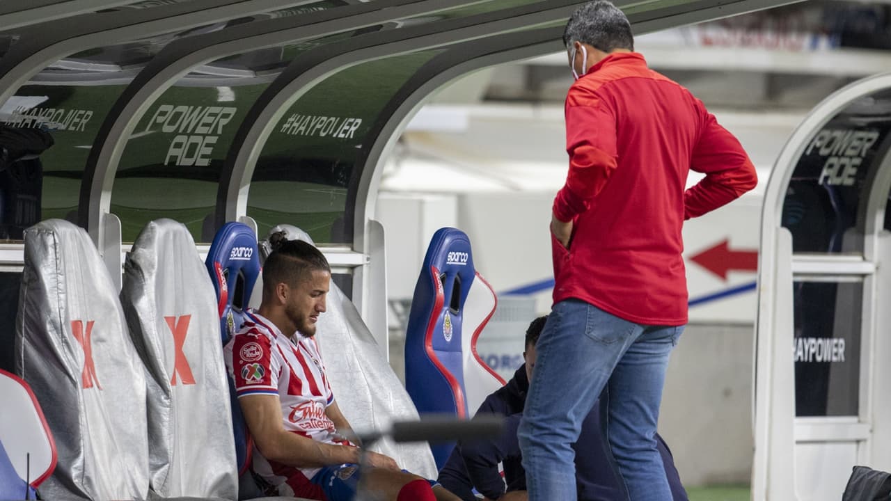 Toño Rodríguez compara mal momento de Chivas con el Barcelona