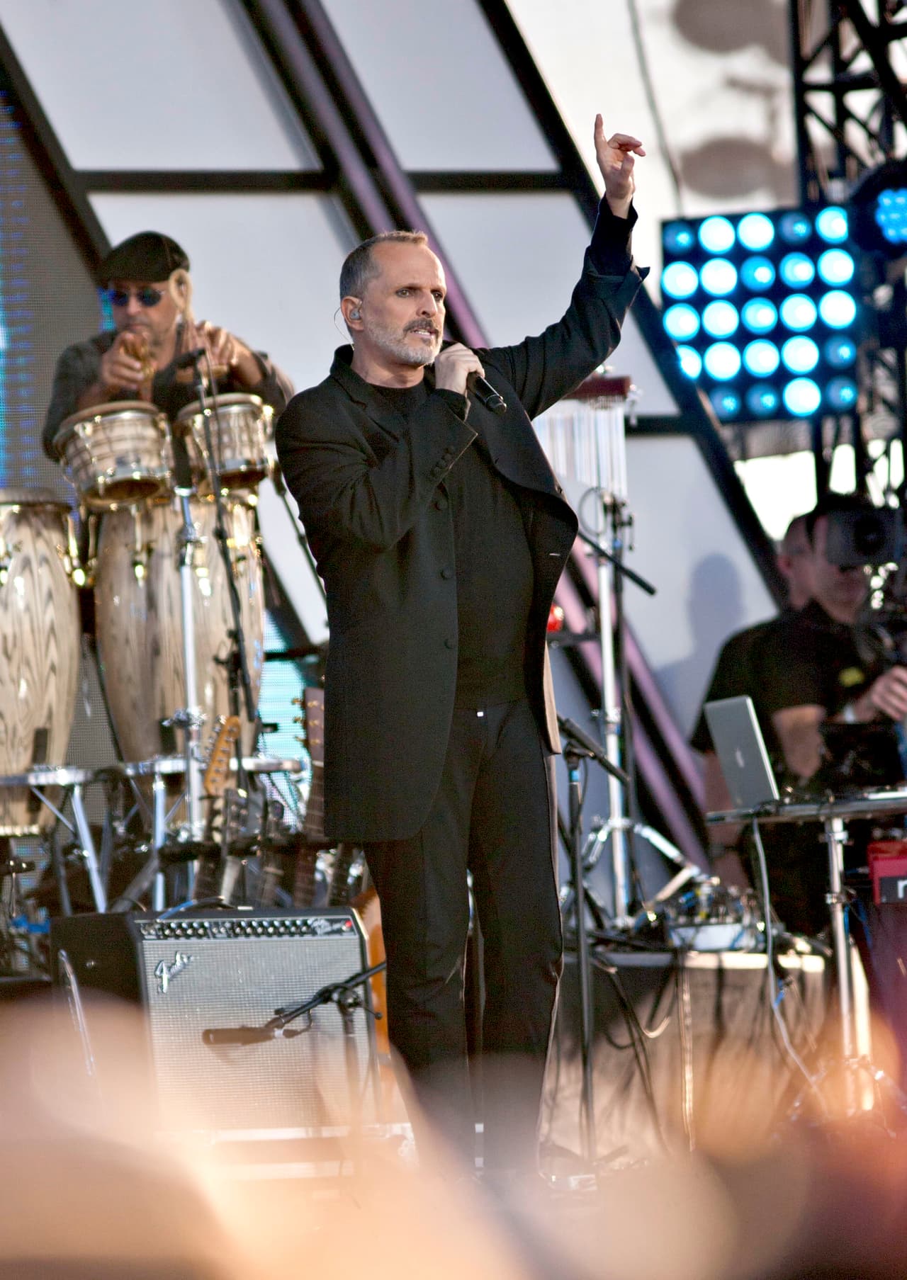 En el año 2012, Banda El Recodo se unió a Miguel Bosé para interpretar un popurrí de éxitos con la voz del español. 'La mejor de todas', 'Y llegaste tú' y 'Te quiero a morir' fueron los temas que cantaron juntos.