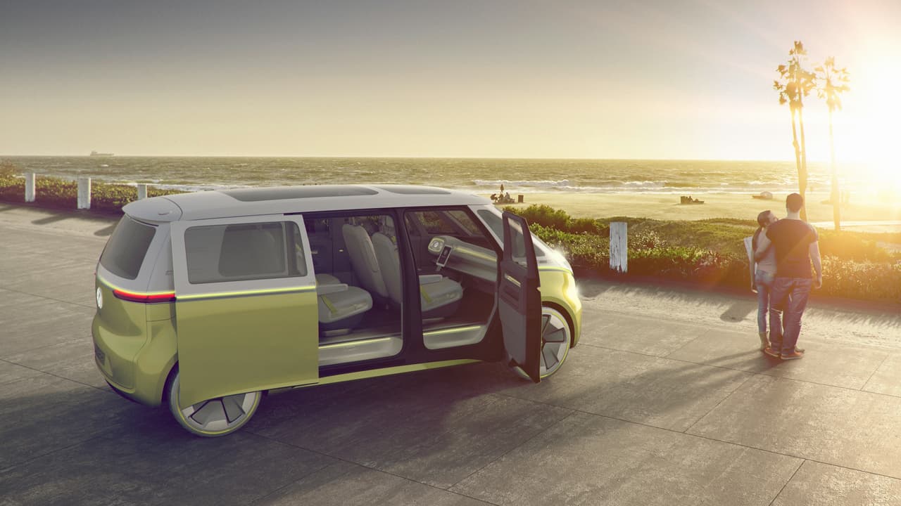 Otro detalle de avanzada en la Volkswagen I.D. Buzz Concept es el
<b>reconocimiento de las huellas digitales</b> para abrir las puertas.