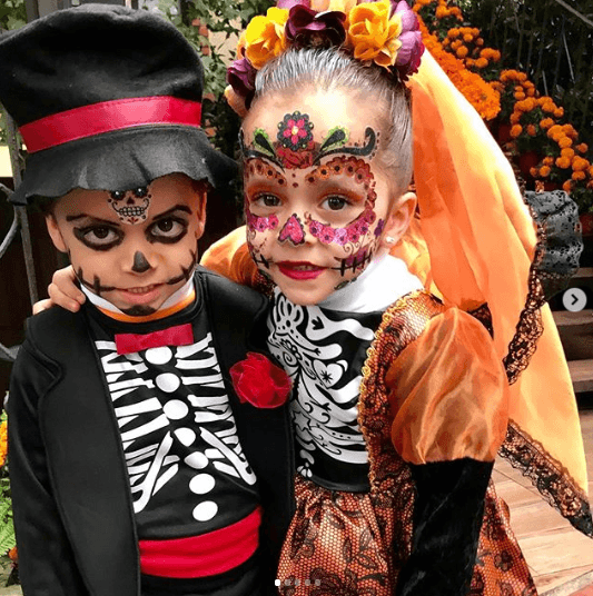 Ahora que está fuera de los foros de grabación, la actriz aprovecha para disfrutar del tiempo con los mellizos: "Juego con ellos y hacemos un montón de cosas como las mamás, como jugamos con nuestros hijos”.
<br>