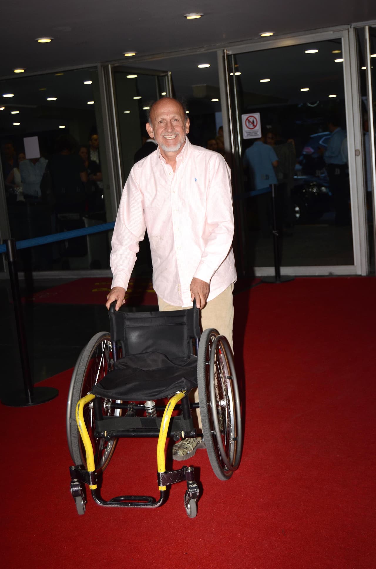 El actor y director 
<b>Humberto Dupeyrón, padre de la actriz Natasha Dupeyrón</b>, ha luchado contra la 
<b>esclerosis múltiple</b> desde hace 58 años. Los doctores se la diagnosticaron cuando tenía 12.