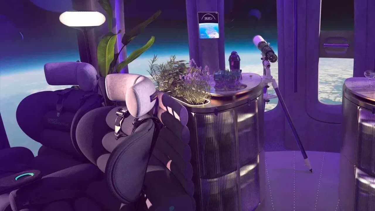 Los boletos para esta emocionante aventura 
<b>ya están disponibles por $20 en los comercios participantes</b>. Ryan Mindell, director ejecutivo de la Lotería de Texas, señaló: “Los tejanos anhelan lo extraordinario, y 
<b>premios como este añaden una dimensión única a la experiencia </b>de jugar a la Lotería de Texas”.