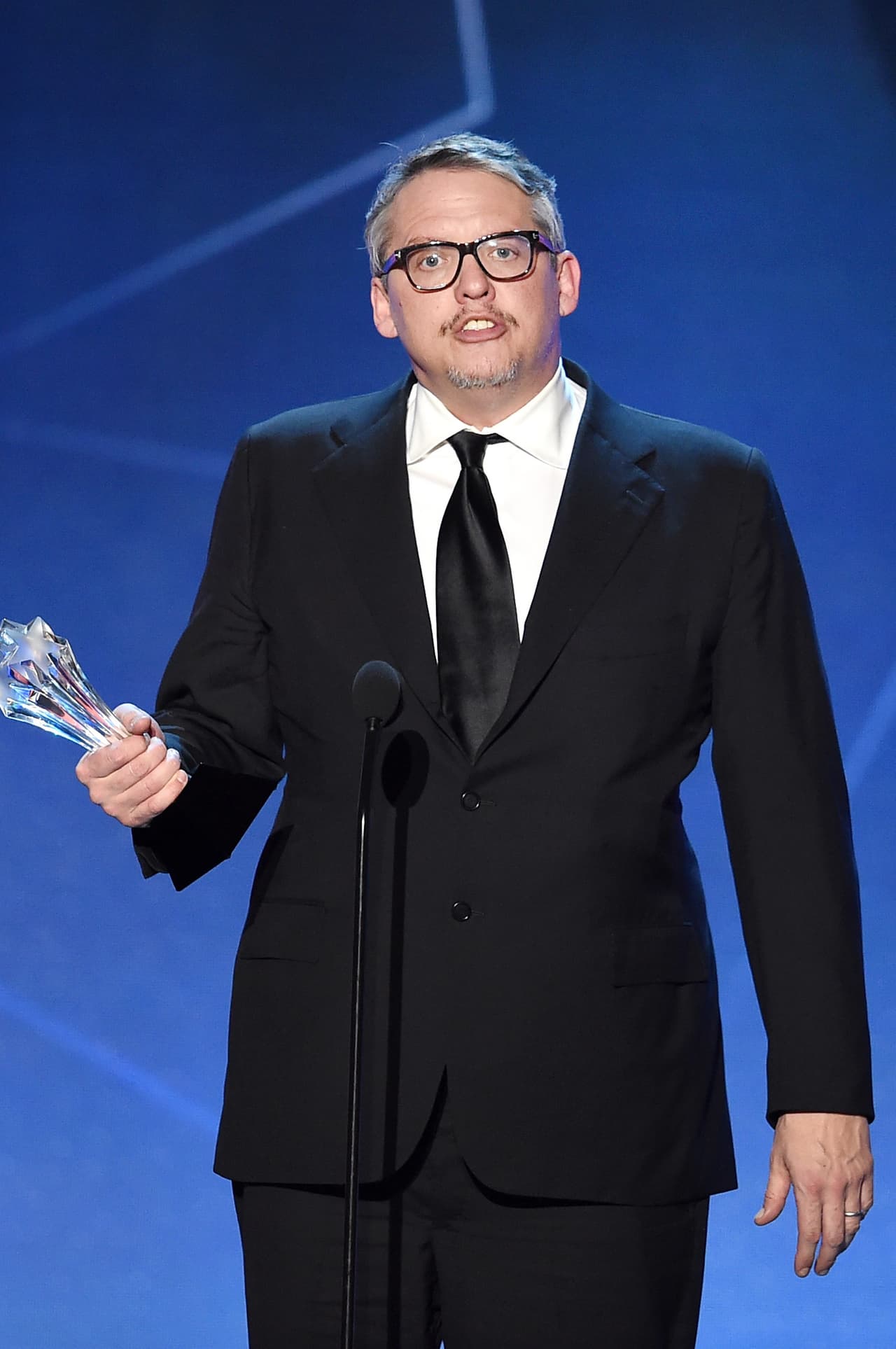 Adam McKay aceptó el premio a Mejor Guión Adaptado por la película 'The Big Short'.
