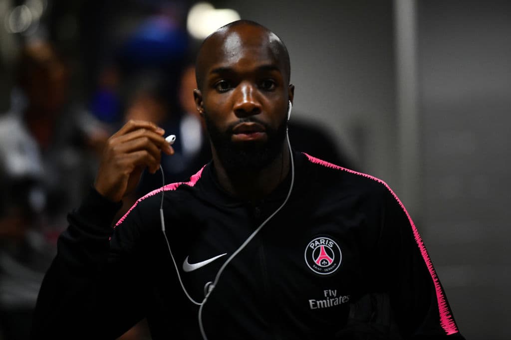 El francés Lass Diarra tendría todo firmado para marcharse del Paris Saint Germain; su destino, proyectos personales ya que se retiraría del fútbol activo.