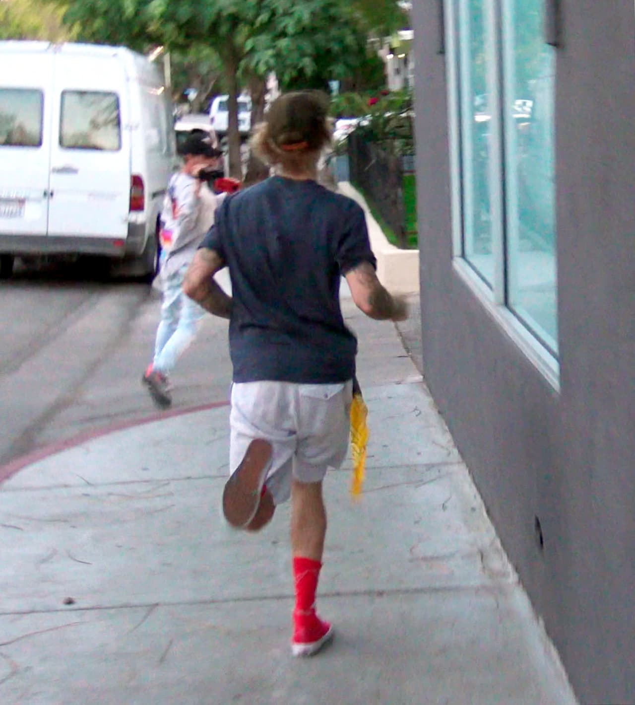 El cantante está en medio de la producción de su sexto disco que, según varias fuentes, estará enfocado en su fe.