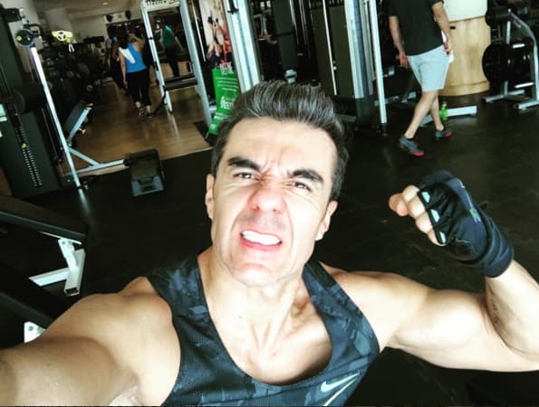 "Yo tuve muchas alucinaciones, no sabía si lo que estaba viviendo era real o un sueño. De repente me daban a escoger si mi vida o la vida de uno de mis familiares. Después me decían que me iban a quitar alguna capacidad, que me iba a quedar sin poder hacer algo; pero todo era un sueño. Gracias a Dios estoy bien", explicó Uribe.