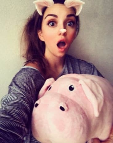 Regina Blandón aprovecha su tiempo libre para tomarse fotos con divertidos filtros, ¿crees que se parece a su adorable cerdido?